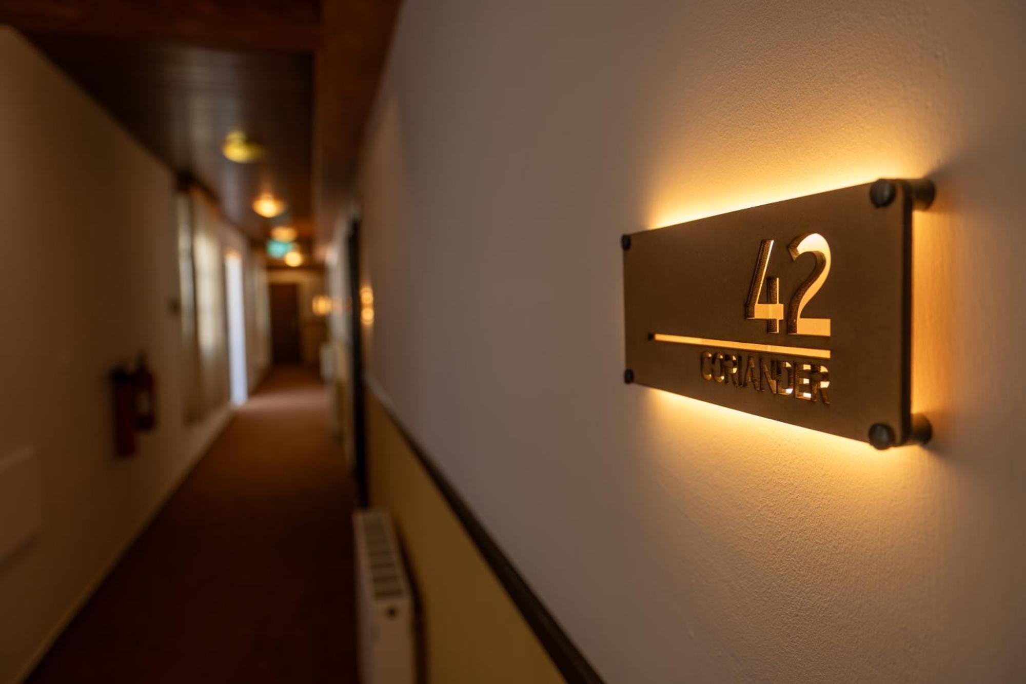New Helvetia Hotel Платрес Екстер'єр фото
